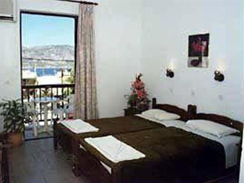 Titania Hotel Karpathos Esterno foto